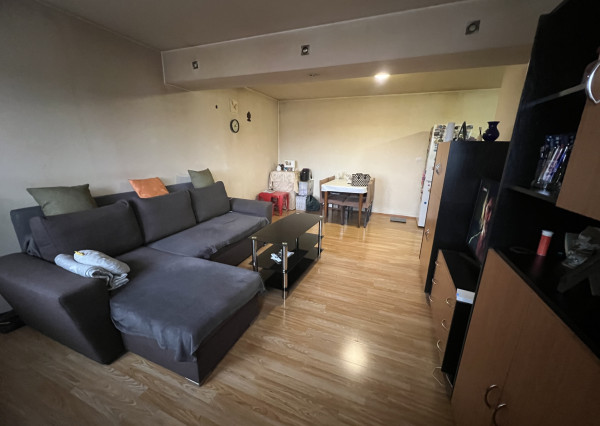 Na predaj TEHLOVÝ 2-izbový byt, vlastné park. miesto,  Hlohovec