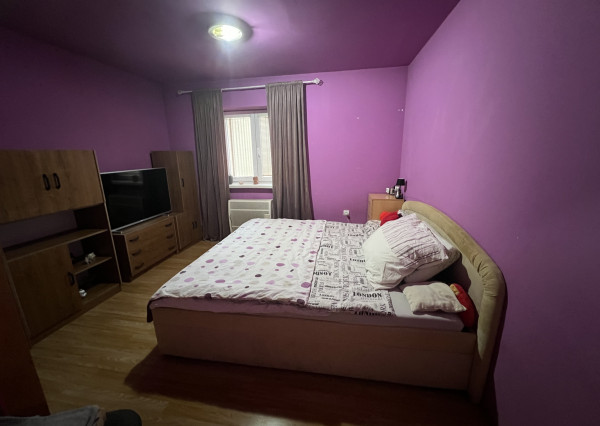 Na predaj TEHLOVÝ 2-izbový byt, vlastné park. miesto,  Hlohovec