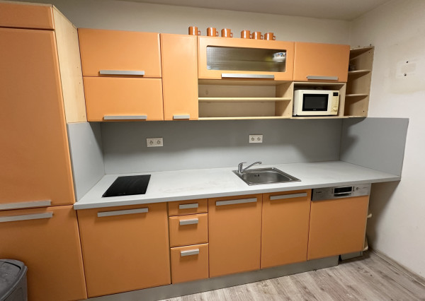 NA PREDAJ! 2-izbový byt v obľúbenej lokalite Vrbového