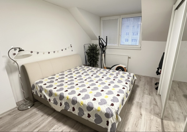 NA PREDAJ! 2-izbový byt v obľúbenej lokalite Vrbového