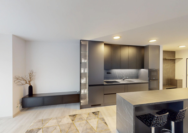 NA PREDAJ ! Luxusný 4 - izbový byt s neuveriteľnou 87m² terasou!