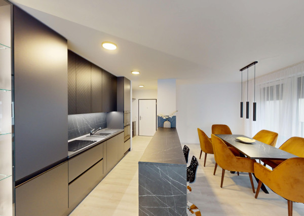 NA PREDAJ ! Luxusný 4 - izbový byt s neuveriteľnou 87m² terasou!