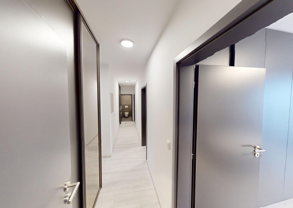 NA PREDAJ ! Luxusný 4 - izbový byt s neuveriteľnou 87m² terasou!