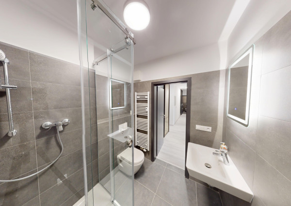 NA PREDAJ ! Luxusný 4 - izbový byt s neuveriteľnou 87m² terasou!