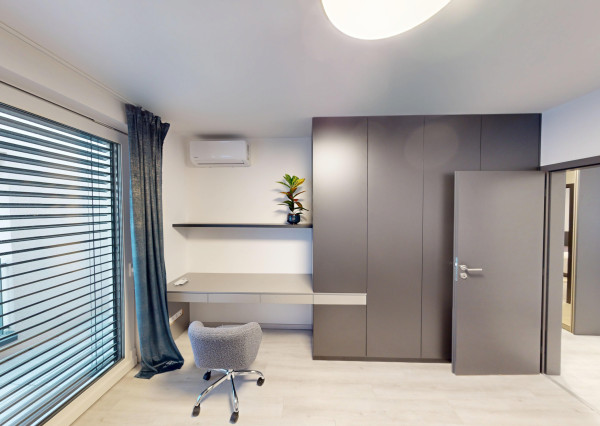 NA PREDAJ ! Luxusný 4 - izbový byt s neuveriteľnou 87m² terasou!