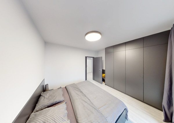 NA PREDAJ ! 2-izbový klenot s parkingom, pivničnou kobkou v cene!