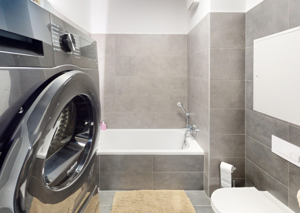 NA PREDAJ ! 2-izbový klenot s parkingom, pivničnou kobkou v cene!