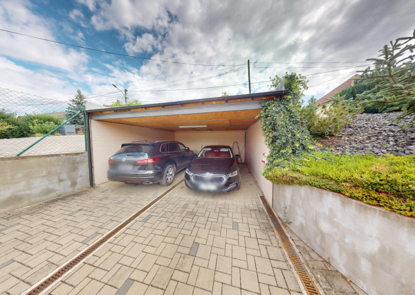 LUXUSNÉ BÝVANIE v Malženiciach pri Trnave – komfort, bazén, pohoda