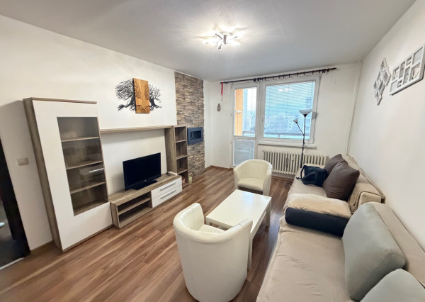 PREDAJ 3izb.byt s loggiou v Hlohovci