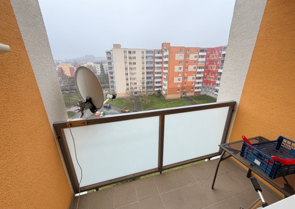 PREDAJ 3izb.byt s loggiou v Hlohovci