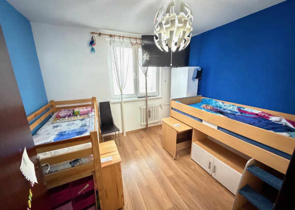 PREDAJ 3izb.byt s loggiou v Hlohovci