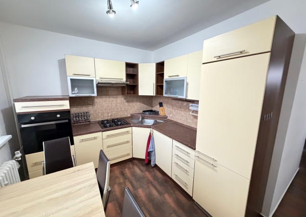 PREDAJ 3izb.byt s loggiou v Hlohovci