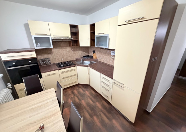 PREDAJ 3izb.byt s loggiou v Hlohovci