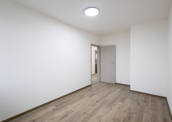 REZERVOVANÉ! Moderný 4-izbový bungalov v novej rezidenčnej štvrti – Nové Zámky