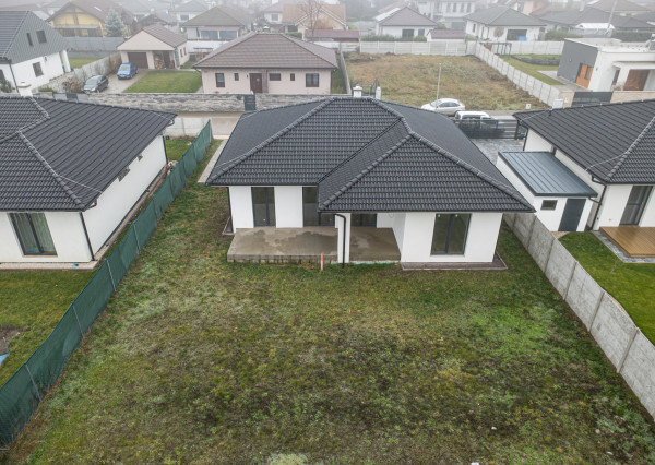 REZERVOVANÉ! Moderný 4-izbový bungalov v novej rezidenčnej štvrti – Nové Zámky