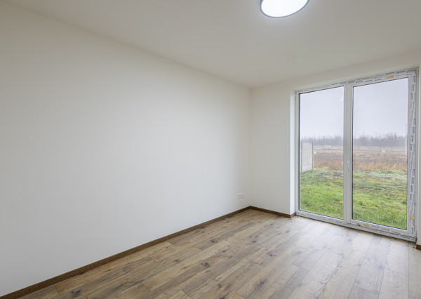 REZERVOVANÉ! Moderný 4-izbový bungalov v novej rezidenčnej štvrti – Nové Zámky