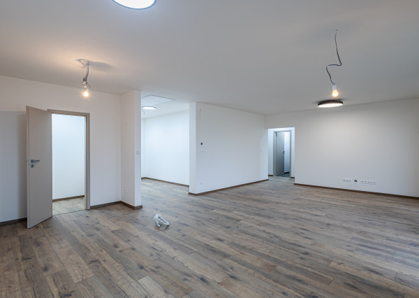 REZERVOVANÉ! Moderný 4-izbový bungalov v novej rezidenčnej štvrti – Nové Zámky