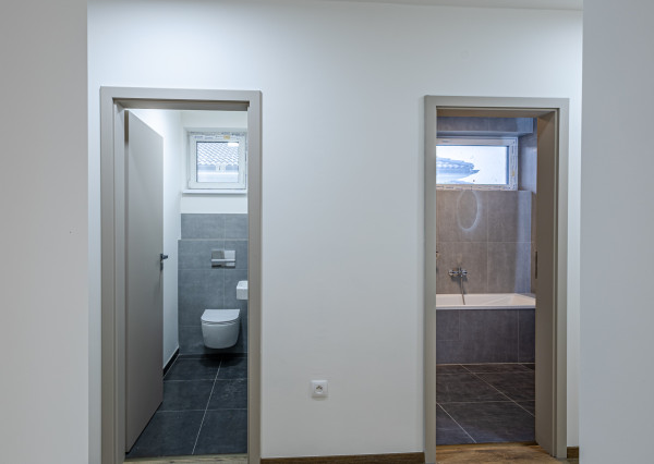 REZERVOVANÉ! Moderný 4-izbový bungalov v novej rezidenčnej štvrti – Nové Zámky