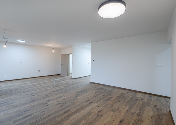 REZERVOVANÉ! Moderný 4-izbový bungalov v novej rezidenčnej štvrti – Nové Zámky