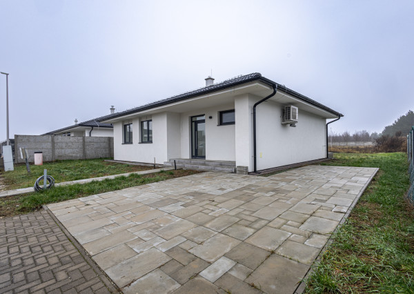 REZERVOVANÉ! Moderný 4-izbový bungalov v novej rezidenčnej štvrti – Nové Zámky
