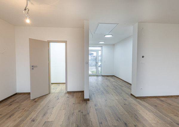 REZERVOVANÉ! Moderný 4-izbový bungalov v novej rezidenčnej štvrti – Nové Zámky