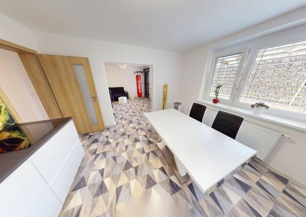 NOVÁ CENA!!! Na predaj RD v obci LOŠONEC, pozemok 1056m2, rekonštrukcia, iba minútu peši od lesa