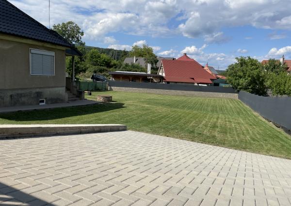 NOVÁ CENA!!! Na predaj RD v obci LOŠONEC, pozemok 1056m2, rekonštrukcia, iba minútu peši od lesa