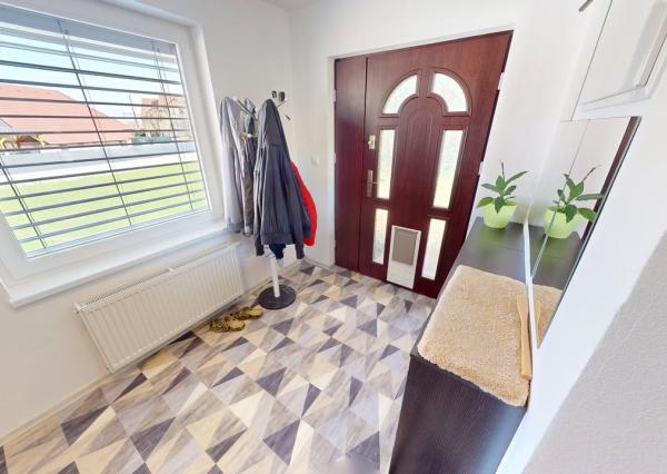 NOVÁ CENA!!! Na predaj RD v obci LOŠONEC, pozemok 1056m2, rekonštrukcia, iba minútu peši od lesa