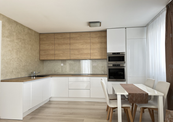 NA PRENÁJOM! Štýlové bývanie s parkovacím miestom, Biely Kostol