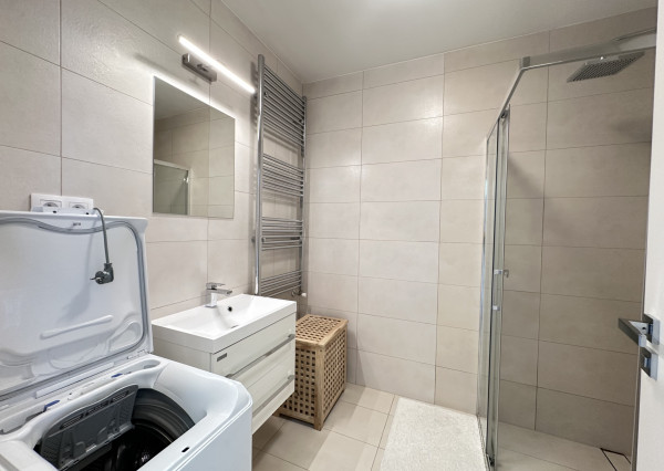 NA PRENÁJOM! Štýlové bývanie s parkovacím miestom, Biely Kostol