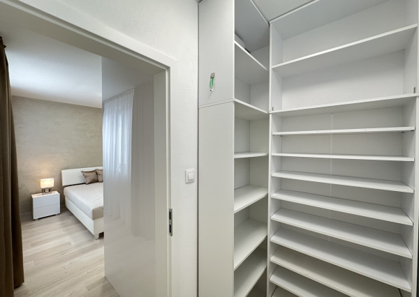 NA PRENÁJOM! Štýlové bývanie s parkovacím miestom, Biely Kostol