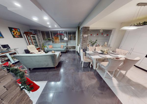 Dvojpodlažný rodinný dom s bazénom a  garážou na ulici Leoša Janáčka v Trnave