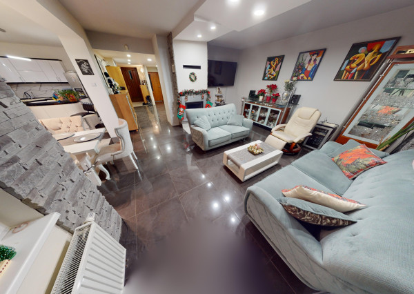 Dvojpodlažný rodinný dom s bazénom a  garážou na ulici Leoša Janáčka v Trnave