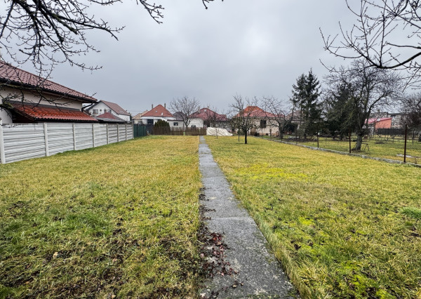NA PREDAJ | Stavebný pozemok 714 m² – Madunice (začiatok obce)