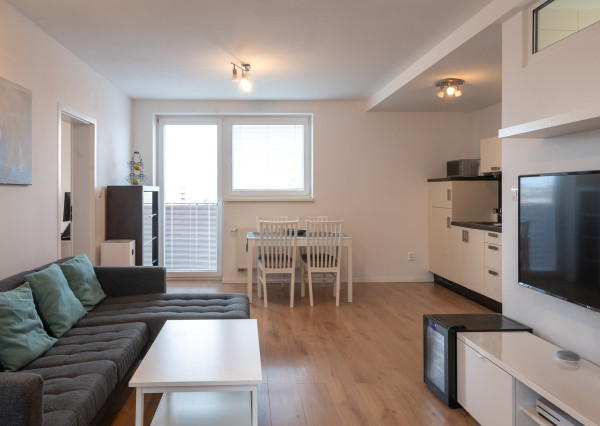 Na predaj 3izb. BYT, 66m2, park. miesto, Okružná ulica, 15r. bytový dom