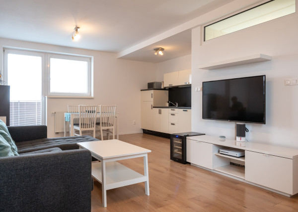 Na predaj 3izb. BYT, 66m2, park. miesto, Okružná ulica, 15r. bytový dom