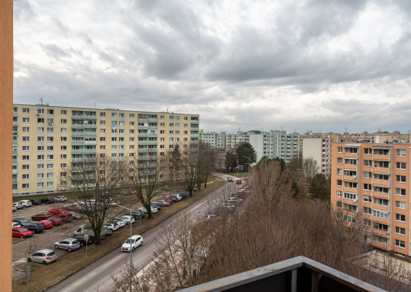 Na predaj 3izb. BYT, 66m2, park. miesto, Okružná ulica, 15r. bytový dom