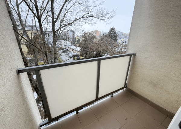 3-IZBOVÝ BYT S LOGGIOU  ŠPAČINSKÁ CESTA  64 m²  TRNAVA