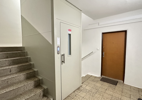 NA PREDAJ! 2-izbový byt, hotová investícia s nájomníkmi, Koniarekova