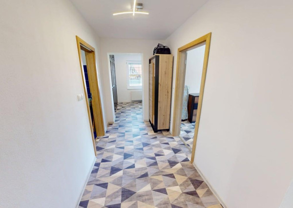 Na predaj RD v obci LOŠONEC, pozemok 1056m2, rekonštrukcia, iba minútu peši od lesa