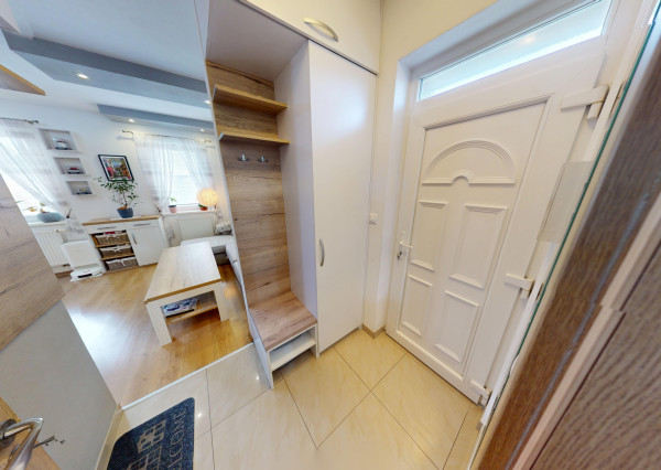 Na predaj 3izb. byt 60m2 s vlastným dvorom 66m2, parking