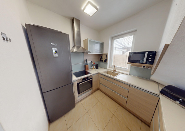 Na predaj 3izb. byt 60m2 s vlastným dvorom 66m2, parking