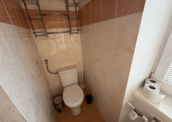 PRENÁJOM, 2 izb. byt v TRNAVE na ulici Š. C. Parráka s GARÁŽOU .