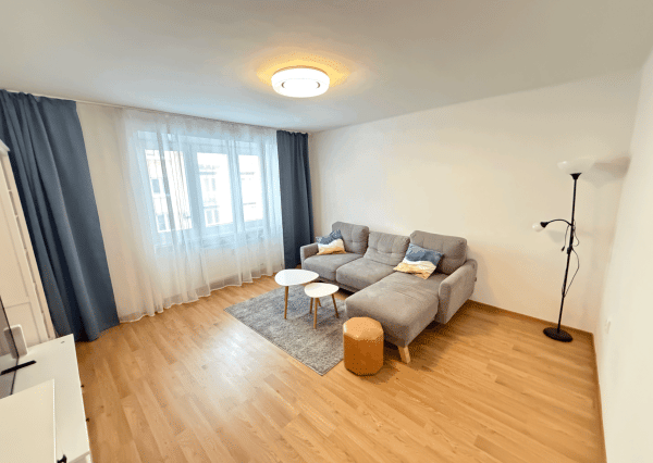 PRENÁJOM, 2 izb. byt v TRNAVE na ulici Š. C. Parráka s GARÁŽOU .