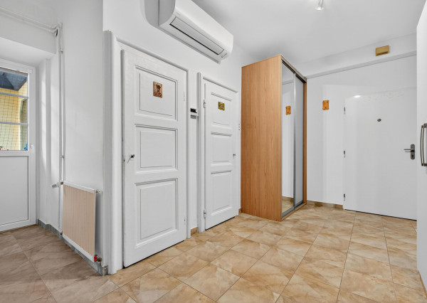 STAROMESTSKÝ 3-IZBOVÝ BYT 90 m² PRI MEDICKEJ ZÁHRADE – BALKÓN DO VNÚTROBLOKU