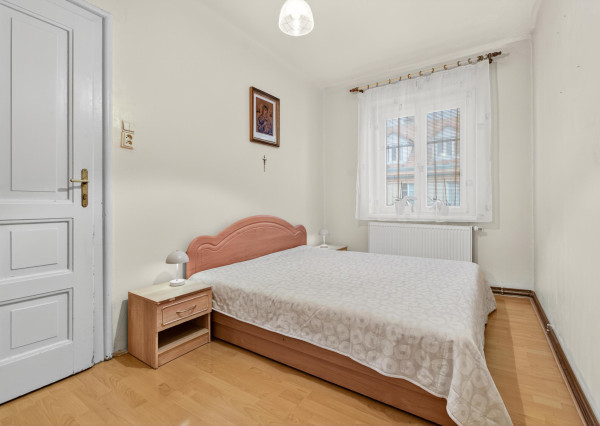 STAROMESTSKÝ 3-IZBOVÝ BYT 90 m² PRI MEDICKEJ ZÁHRADE – BALKÓN DO VNÚTROBLOKU