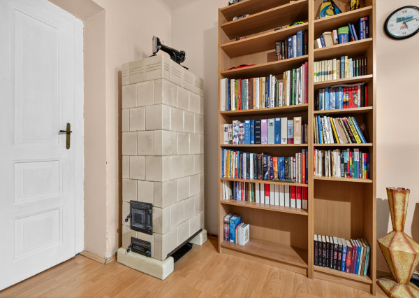 STAROMESTSKÝ 3-IZBOVÝ BYT 90 m² PRI MEDICKEJ ZÁHRADE – BALKÓN DO VNÚTROBLOKU