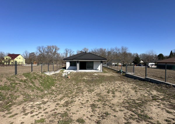 5-IZBOVÝ RODINNÉHO DOMU ČASŤ JARNÁ S VEĽKÝM POZEMKOM