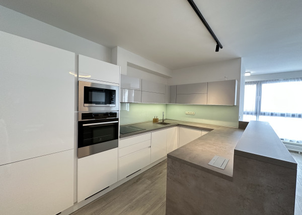 NA PREDAJ Veľkometrážny 3-izbový byt v srdci Trnavy s parkovaním a krytou terasou