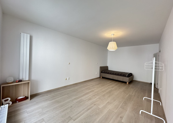 NA PREDAJ Veľkometrážny 3-izbový byt v srdci Trnavy s parkovaním a krytou terasou